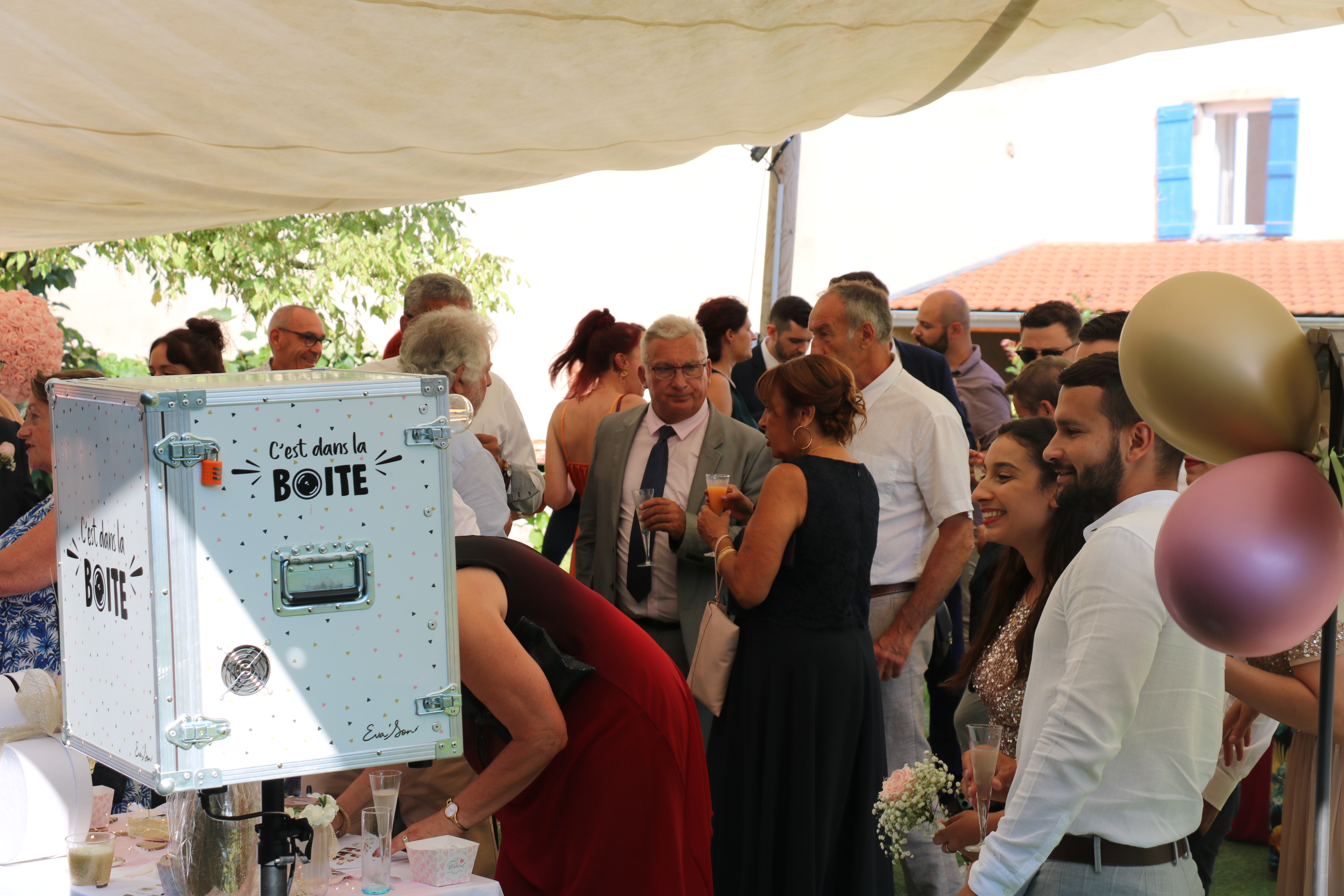 Photobooth en utilisation au vin d'honneur - Pavillon Fani Thiers