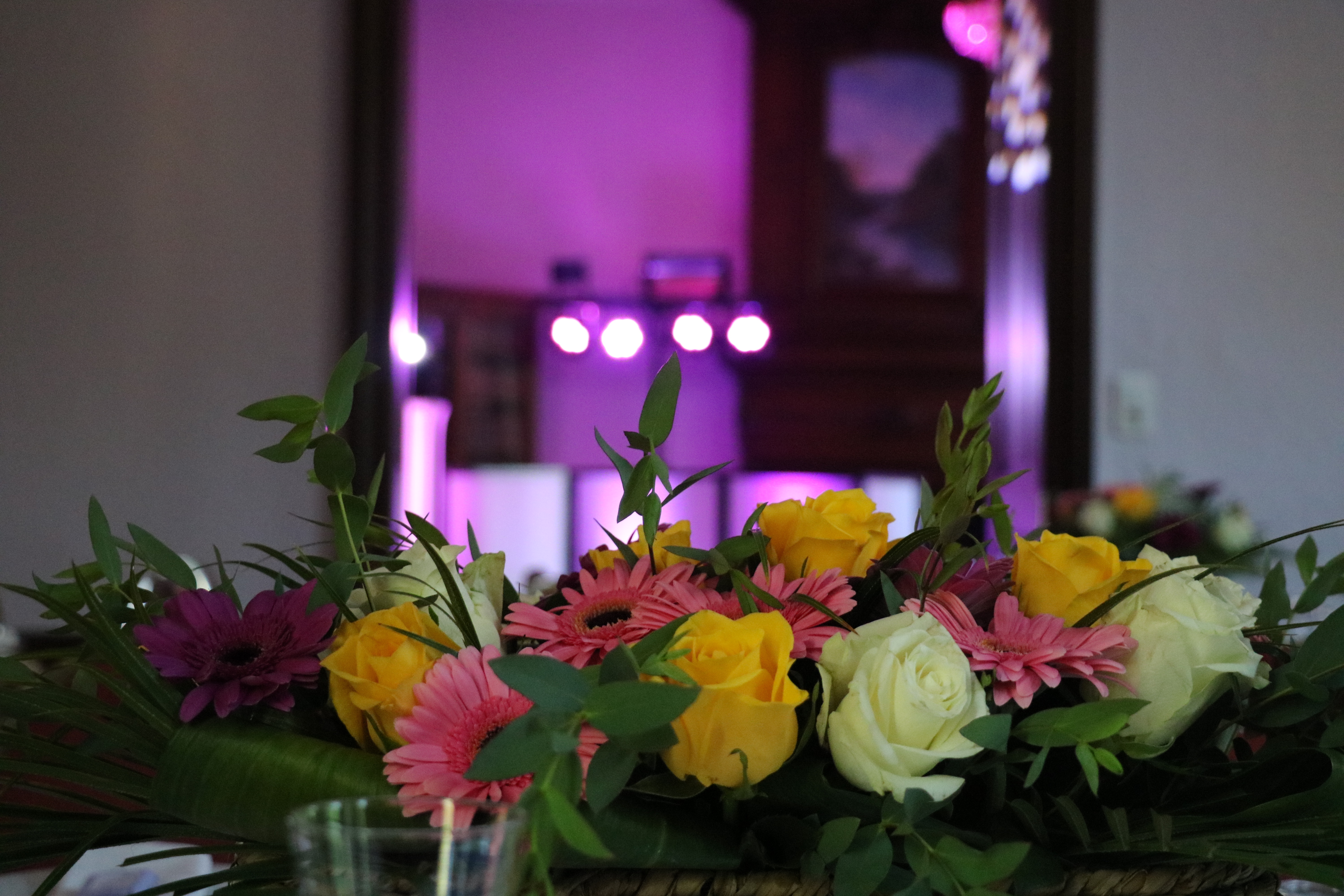 Fleurs sur table mariage