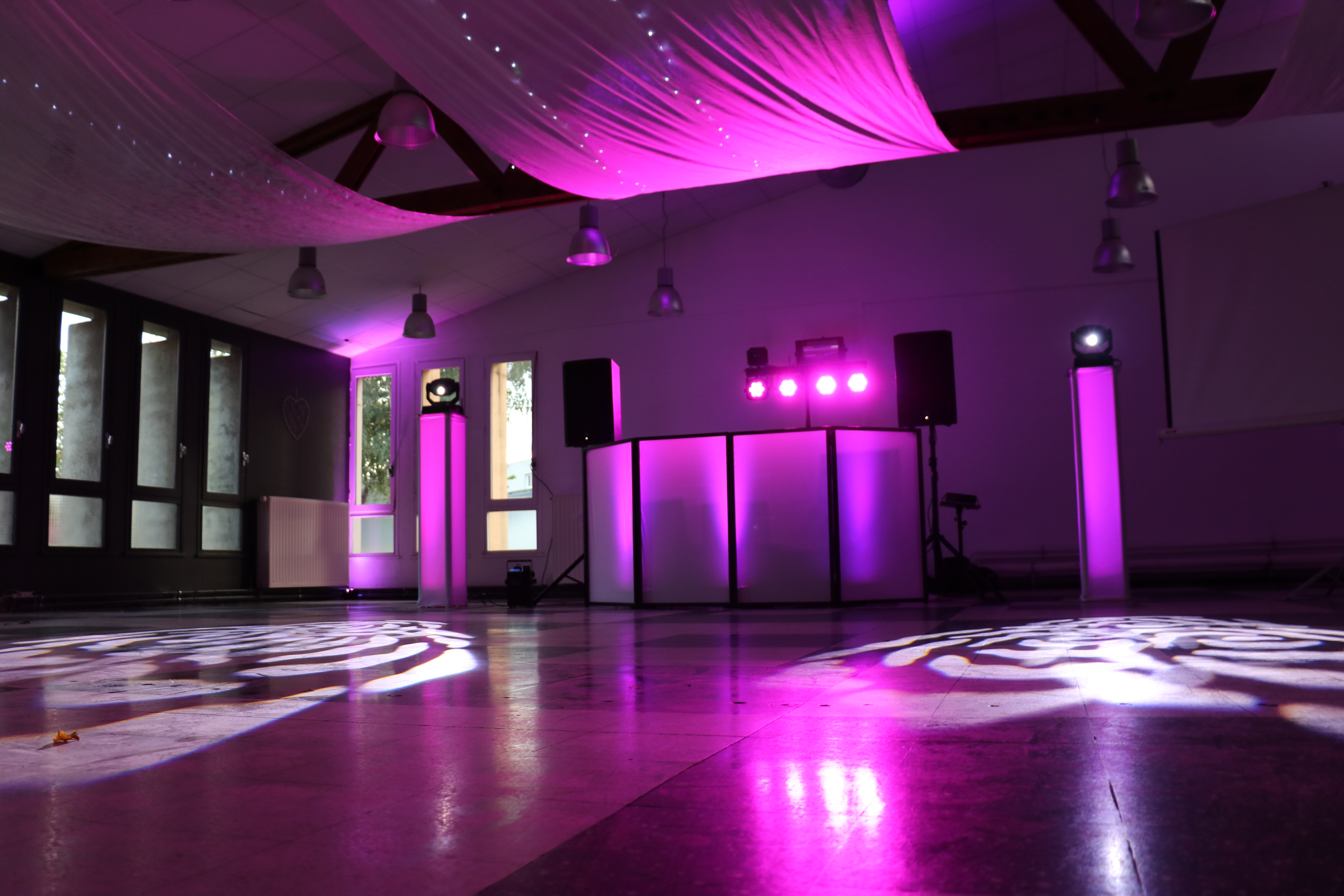 Installation rose à Volvic