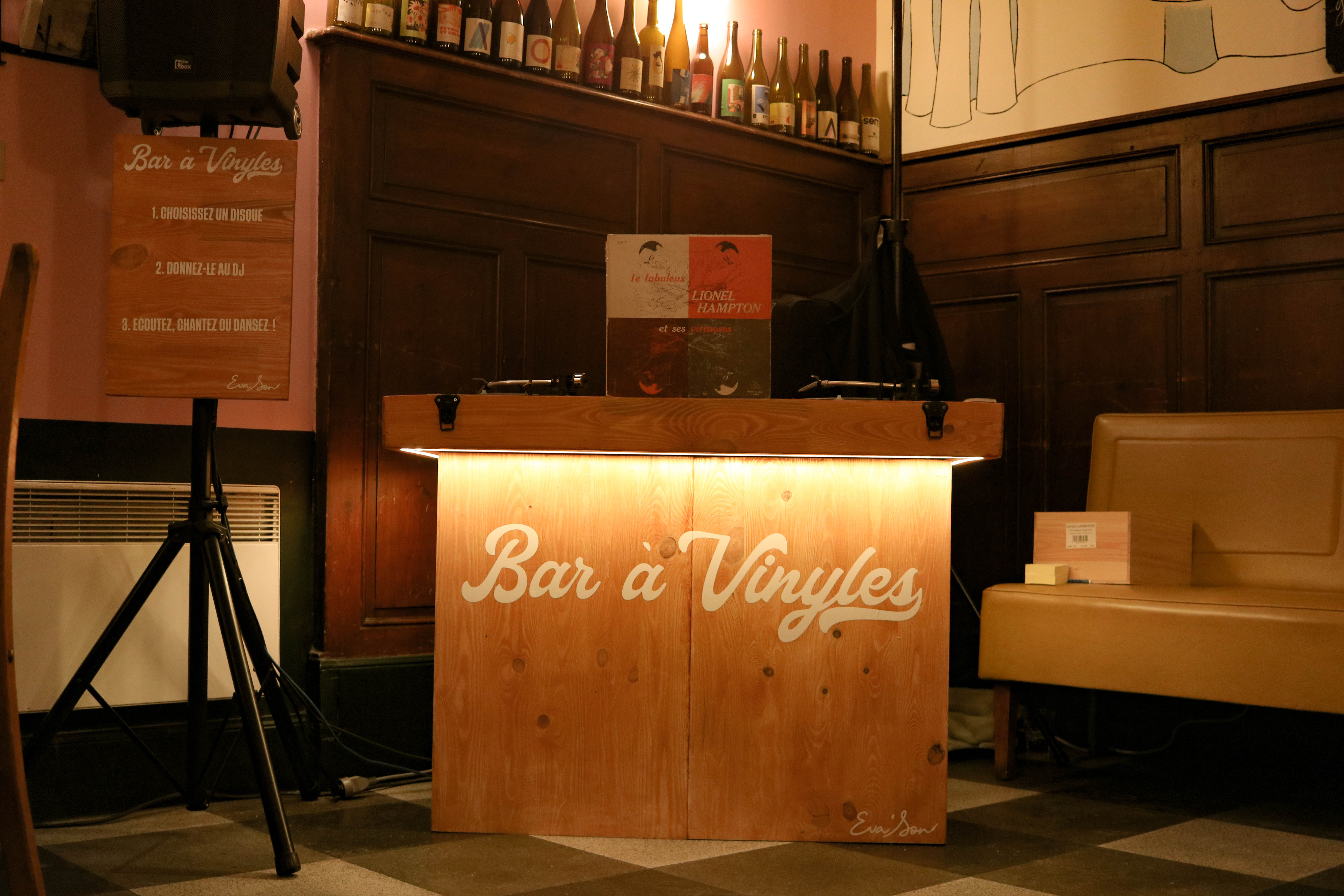 Bar à vinyles en intérieur